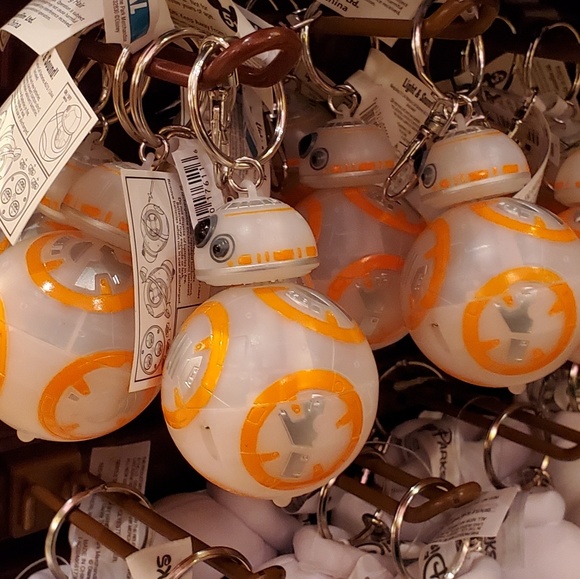 DISNEY PARKS LIGHT UP TALKING BB8 KEYCHAIN - Picture 4 of 4